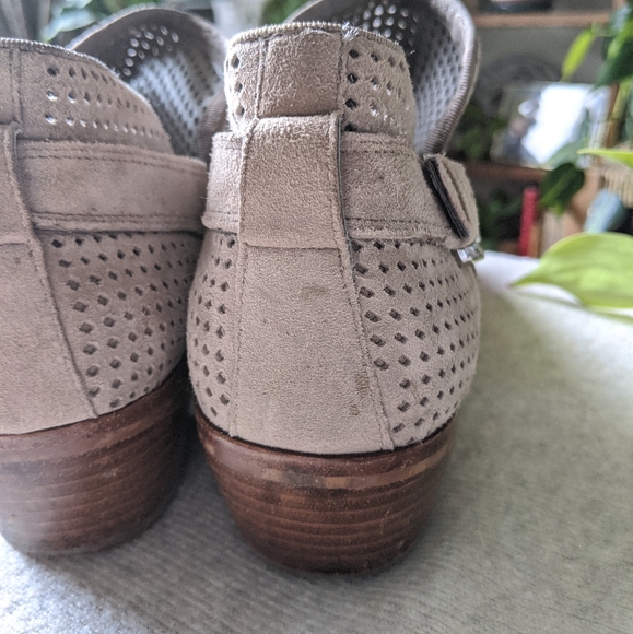 Sam Edelman | Paula | 7.5 | Perforated Suede Buckle Ankle Booties Tan - Picture 8 of 14